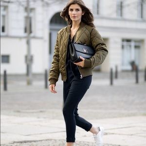 Green diamond bomber jacket w/ zipper.